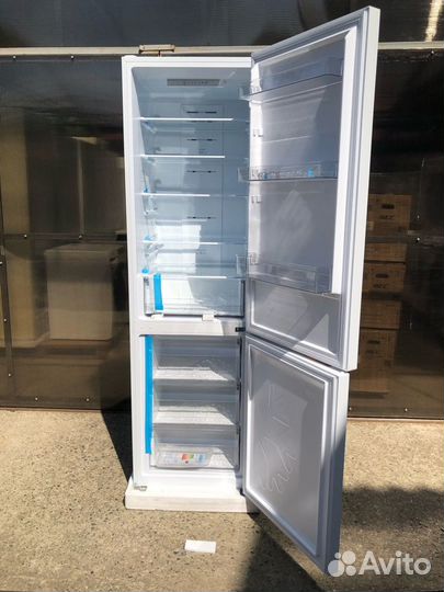 Холодильник Candy ccrn6200W. новый. гарантия