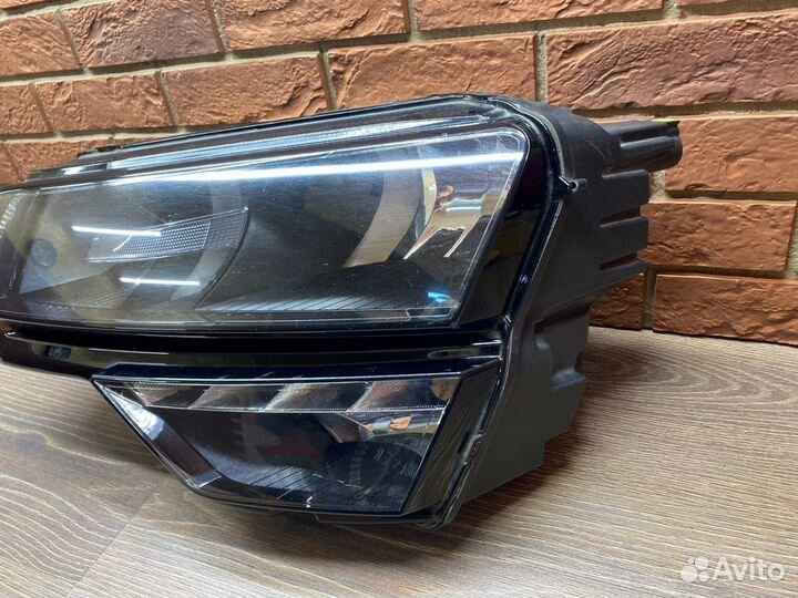 Фара левая Skoda Karoq Галоген Оригинал