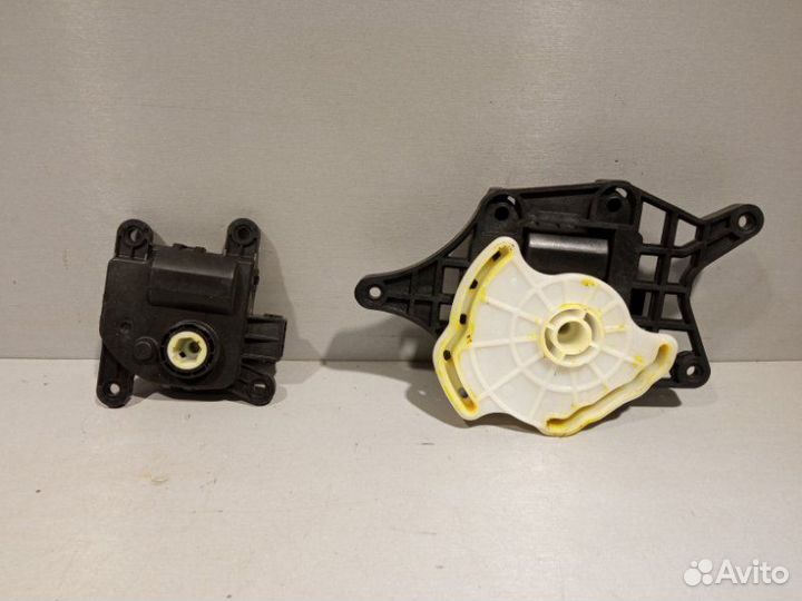 Заслонка отопителя Hyundai Solaris седан G4FC 2011