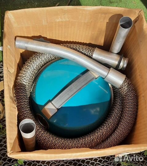 Пылесос Вихрь 1974 г в полной комплектации