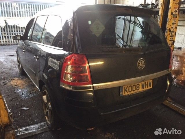 Разбор на запчасти Opel Zafira B