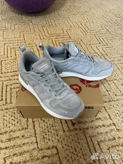 Кроссовки женские 40 размер