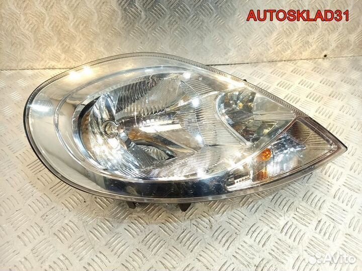 Фара правая Opel Vivaro 2001-2014 93859830