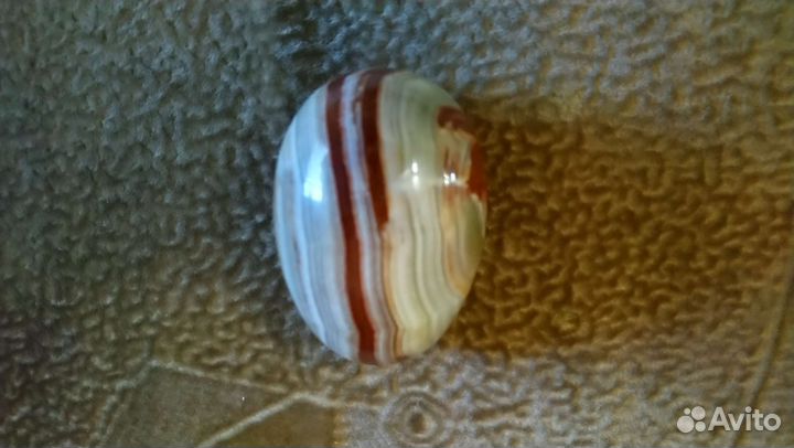 Яйцо из натурального камня