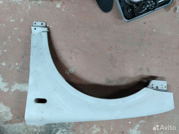 Крыло переднее левое на volkswagen