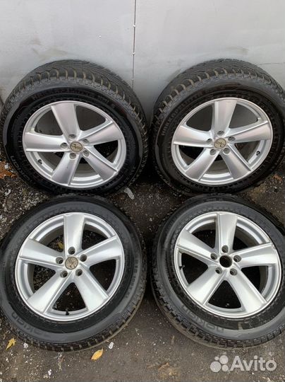 Зимний комплект колес на Toyota Lexus R18