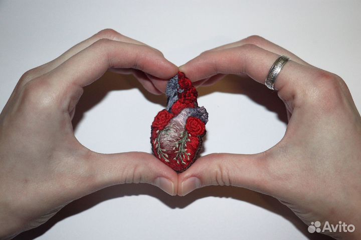 Уникальные броши ручной работы