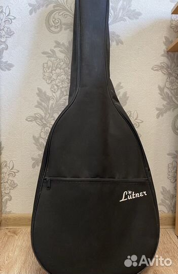 Акустическая гитара