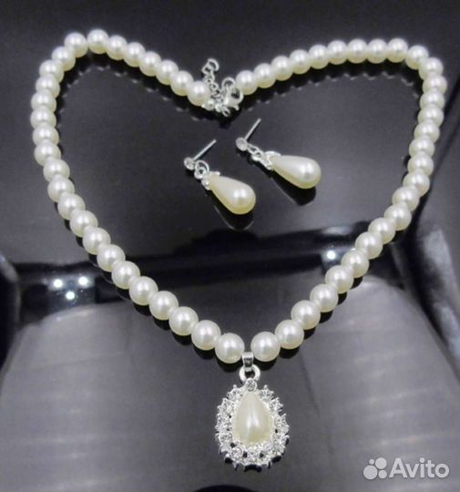 Комплект колье и серьги