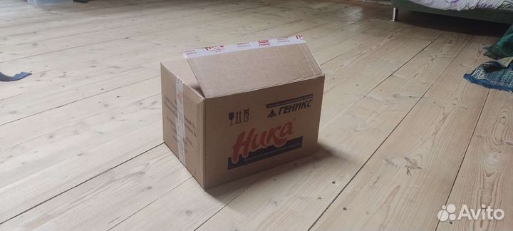 Коробка с 8 килограммами лего