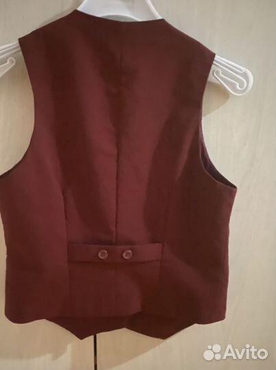 Жилетка для мальчика бордовая