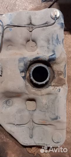 Бензобак Nissan Almera N16