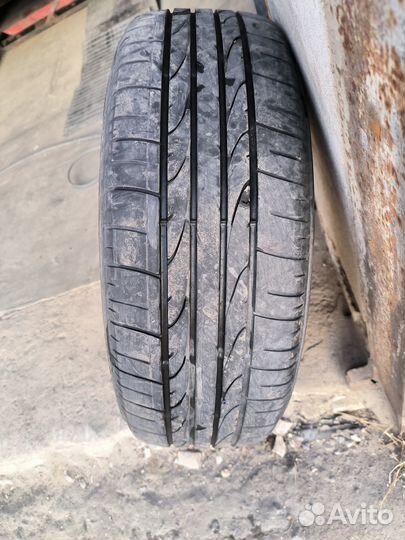 Bridgestone Dueler H/P Sport 215/65 R16