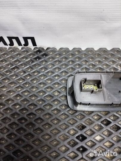 Кнопка стеклоподъемника двери DAF 106 1811228