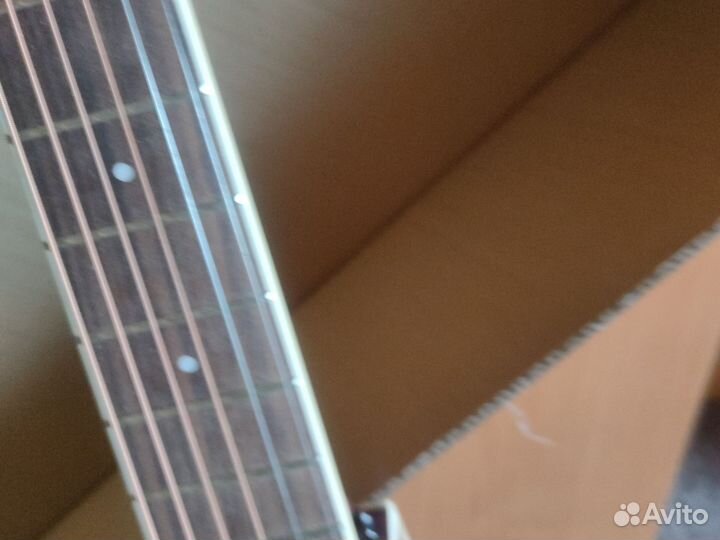 Акустическая гитара