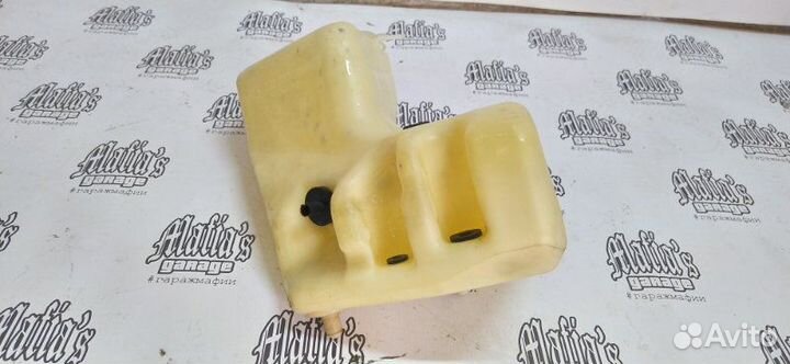 Бачок стеклоомывателя передний Mercedes-Benz