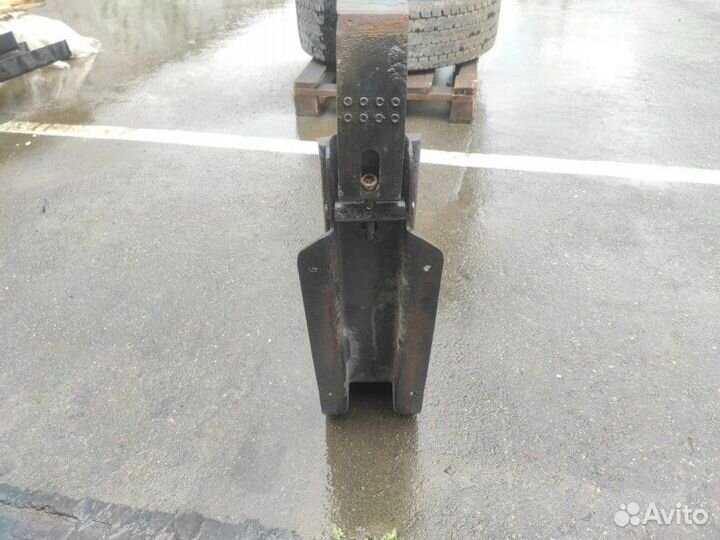 Кронштейн топливного бака левый Man Tgx