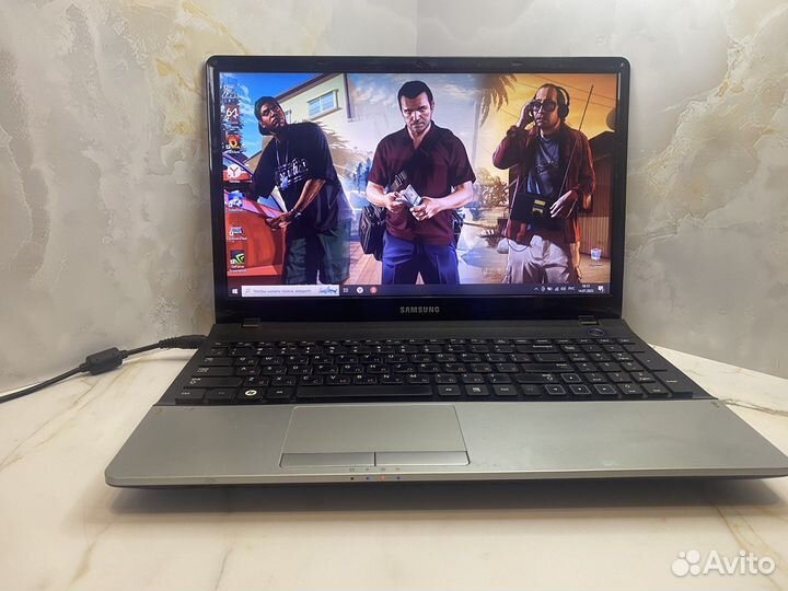 Игровой ноутбук i5/8Gb/Ssd+hdd Samsung
