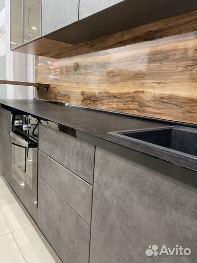 Кухонный гарнитур новый напрямую