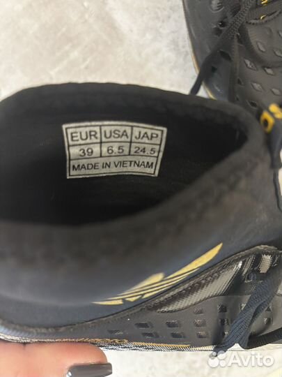 Футбольные бутсы