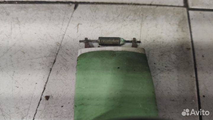 Резистор отопителя Skoda Fabia 2 5J