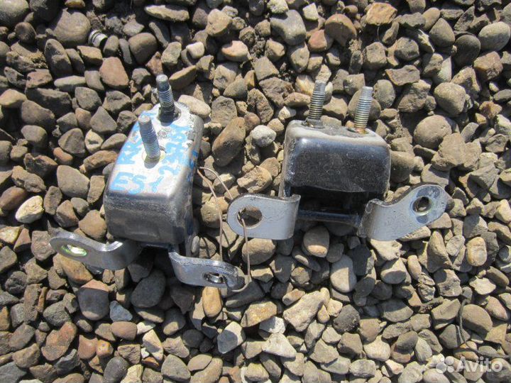 Петля двери задняя правая Honda Civic Ferio ES1