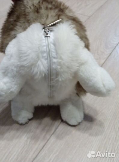 Кролик с замком снизу