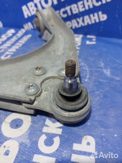 Передний правый рычаг Mercedes-Benz W211 универсал