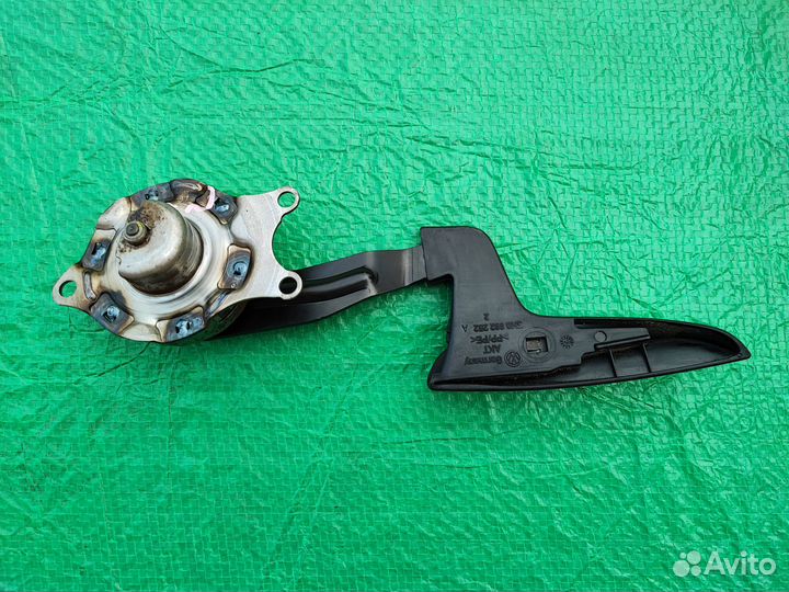 Механизм регулировки правого сидения Шкода Йети