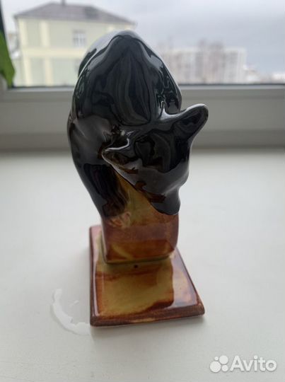 Статуэтка фарфор