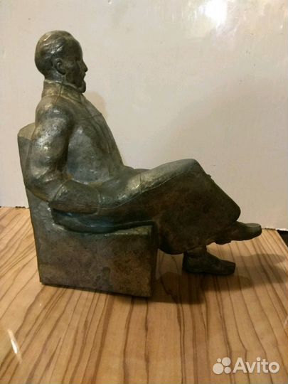 Бюсты Ф. Э. Дзержинского