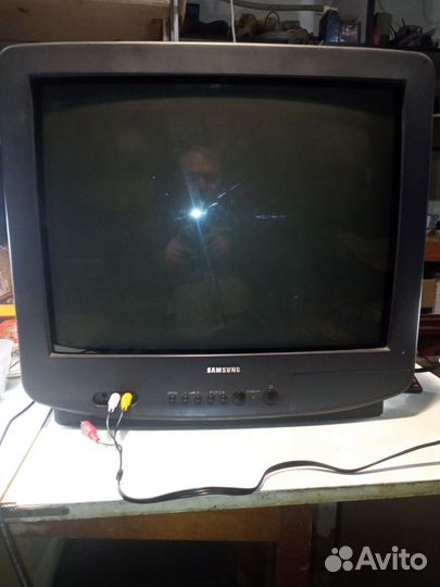 Телевизор б/у Sharp и Samsung