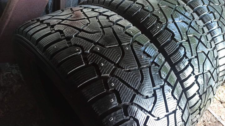 Pirelli Winter Ice Zero 275/50 R20
