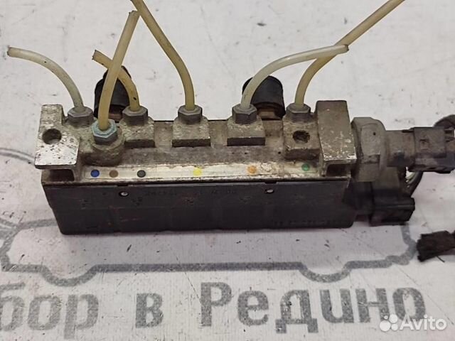 Блок клапанов пневмоподвески w220 S-class 113.9