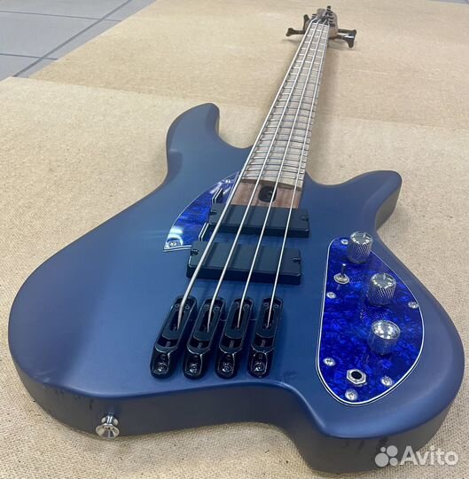 Мастеровая бас-гитара 4-струнная мультимензурная