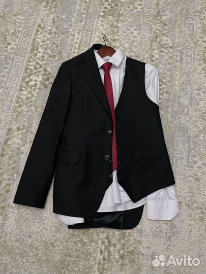 Мужской костюм тройка 46
