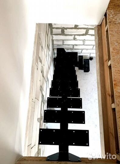 Лестница на монокосоуре