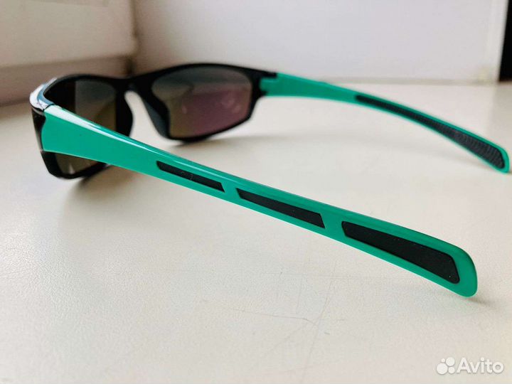 Спортивные солнцезащитные очки черные