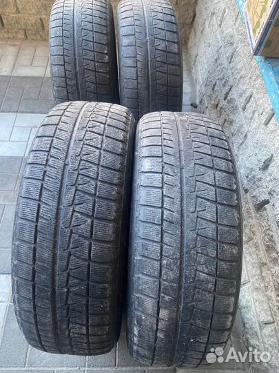 Bridgestone Blizzak Revo GZ 215/60 R17 96