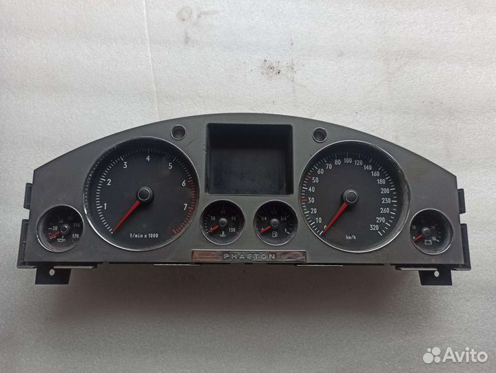 Щиток приборов Volkswagen phaeton дефект