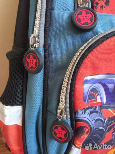 Школьный рюкзак для мальчика в хорошем состоянии