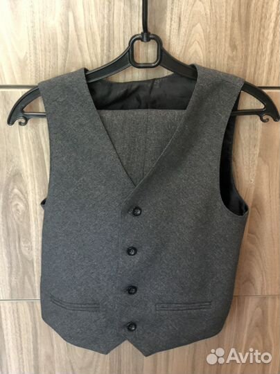 Школьные брюки и жилет 140р