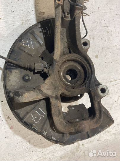 Кулак передний левый 7L0407257A