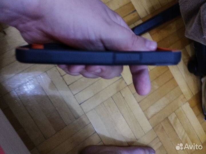 Продам чехол VAG для iPhone 13
