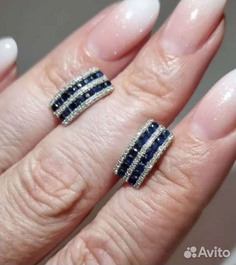 Золотые серьги с бриллиантами и сапфирами