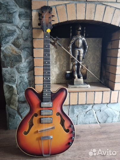 Полуакустическая электрогитара