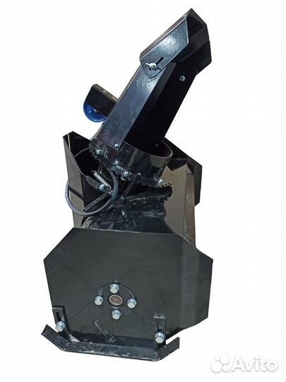 Снегоуборочная приставка к мотоблоку