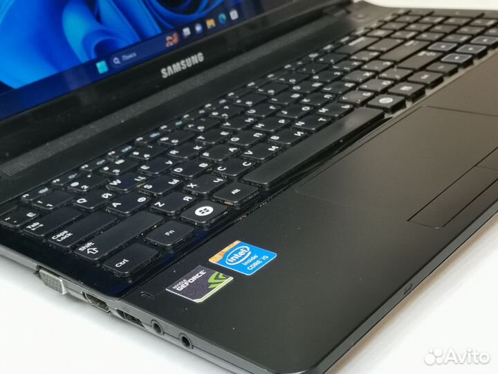 Ноутбук Samsung/ i5 3210M/GT 620M/SSD+HDD/RAM 4GB