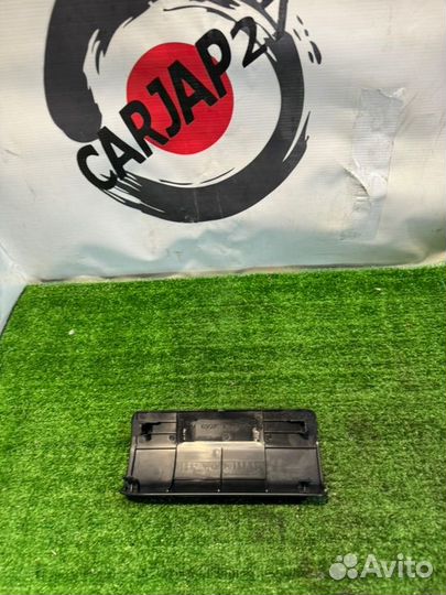 Заглушка номера кузова (1) Lexus Nx300H AYZ10