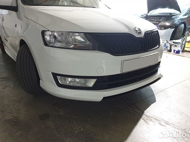 Накладка переднего бампера Skoda Rapid R-style